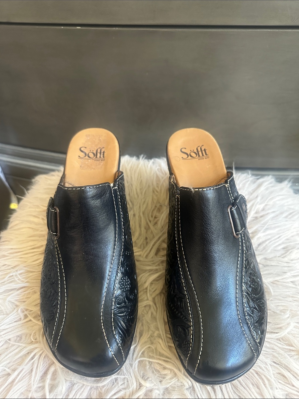 Söfft Black Leather Mule Clogs
